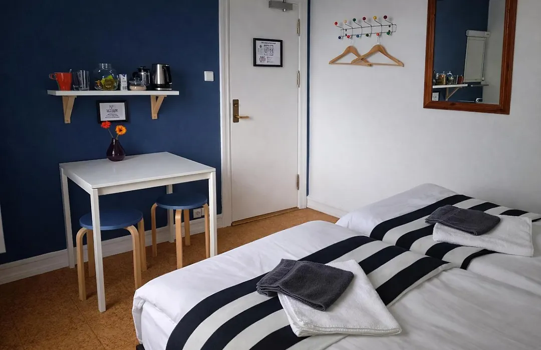 Refurinn Reykjavik Guesthouse-1