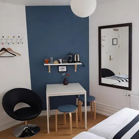 Refurinn Reykjavik Guesthouse-2